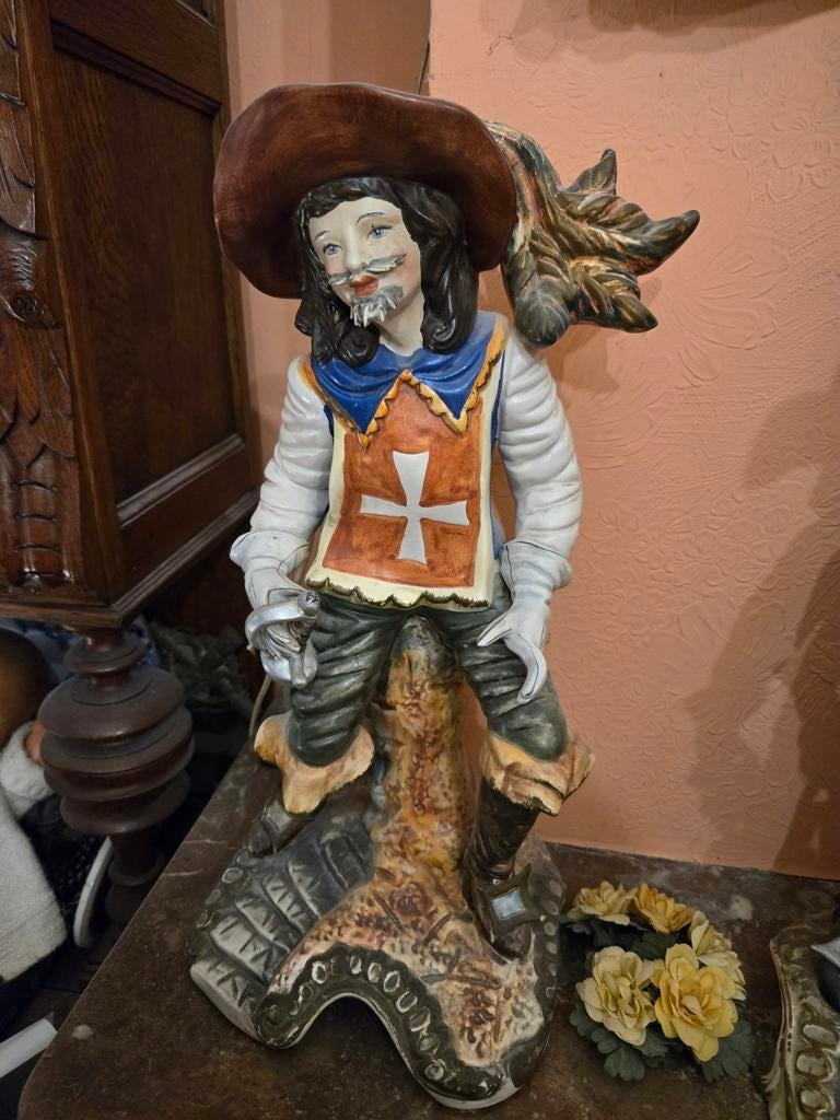 Statues 4 mousquetaires Capodimonte - porcelaine italienne, Enlèvement