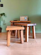 Vintage nesting bijzettafels brutalist, Huis en Inrichting, Ophalen, Hout, Vintage brutalist