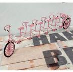 Vélo miniature rose tandem à 6 places rare et antique  1960, Enlèvement ou Envoi
