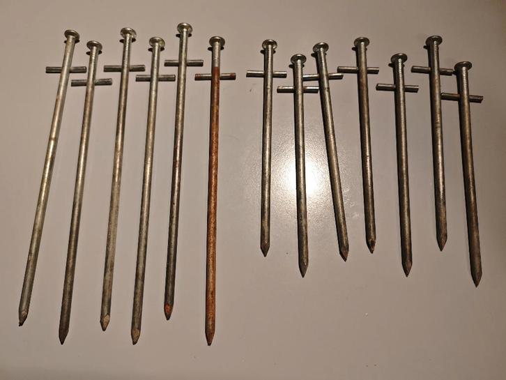 13 rotspennen Umefa, Caravans en Kamperen, Tentaccessoires, Gebruikt, Ophalen of Verzenden