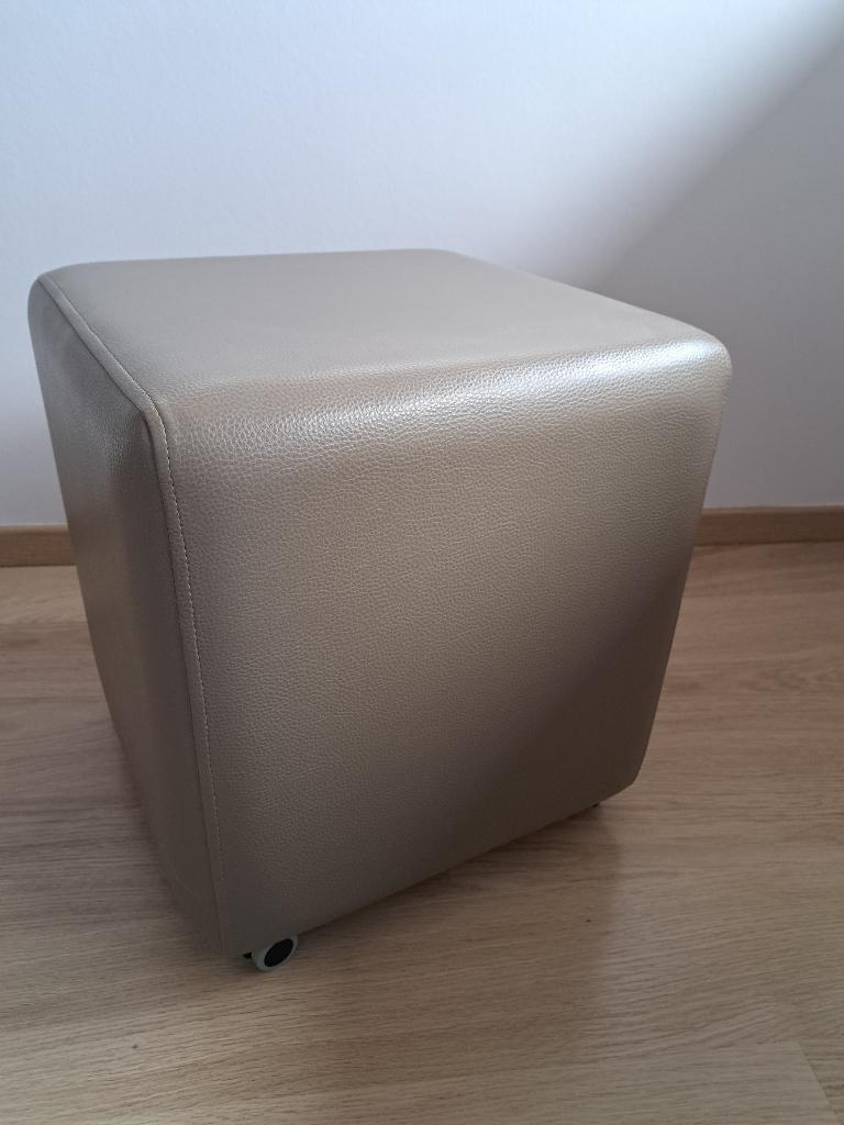 Lederen poef - Taupe kleur, Ophalen, Minder dan 50 cm, Vierkant, Zo goed als nieuw