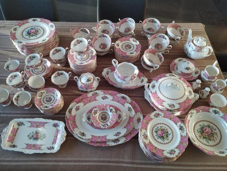 Servies Royal Albert Lady Carlyle Bone China, Antiek en Kunst, Antiek | Servies los, Ophalen of Verzenden