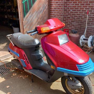 Honda 250 scooter beschikbaar voor biedingen