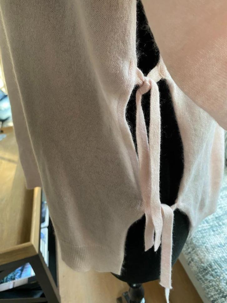 Scapa pastelroze kasjmier trui met striklinten - S, Kleding | Dames, Truien en Vesten, Zo goed als nieuw, Maat 36 (S), Roze, Ophalen of Verzenden