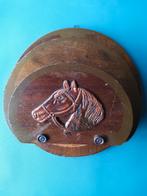 Naoorlogs houten brievenbakje met paardenhoofd., Enlèvement ou Envoi