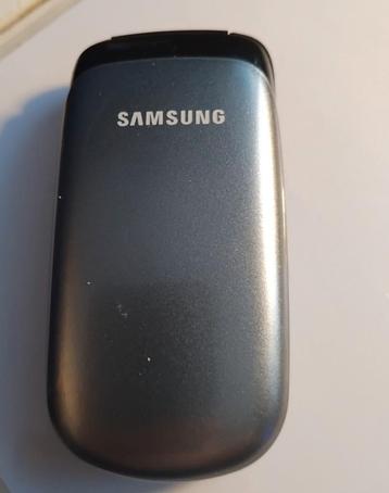 GSM À CLAPET VINTAGE SAMSUNG  beschikbaar voor biedingen