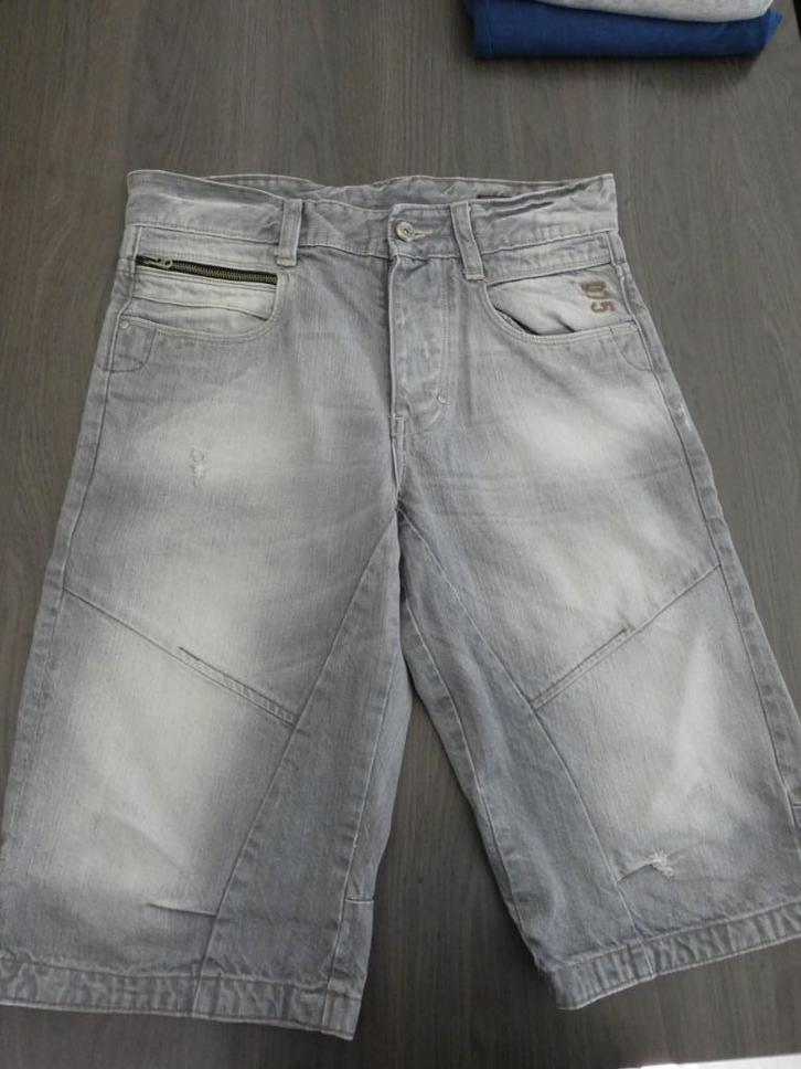 Bermuda jack and jones maat medium, Vêtements | Hommes, Pantalons, Comme neuf, Taille 48/50 (M), Gris, Enlèvement ou Envoi