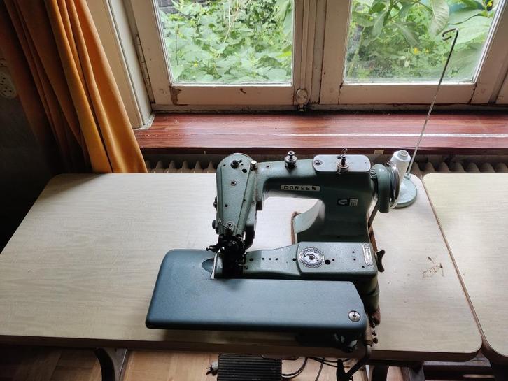 professionele naaimachines (4) - stopzetting kledingwinkel, Hobby en Vrije tijd, Naaimachines en Toebehoren, Gebruikt, Naaimachine