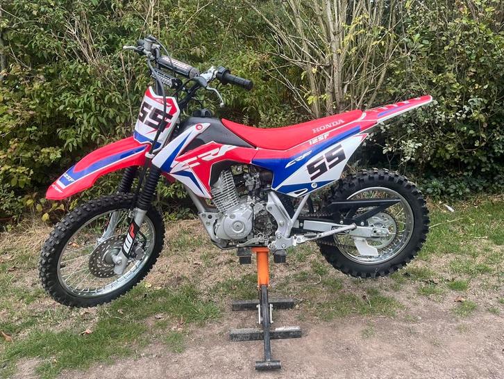 Honda crf125 2015, Fietsen en Brommers, Brommers | Crossbrommers, Zo goed als nieuw, Honda, Ophalen