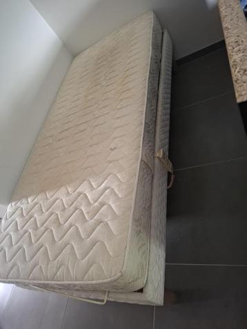 Elektrische lattenbodem en Matras x2 beschikbaar voor biedingen
