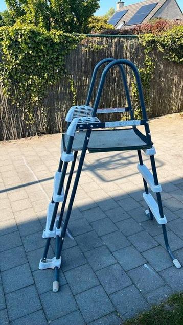 Échelle de piscine Intex (bord jusqu'à 110 cm), Enlèvement, Comme neuf, Échelle