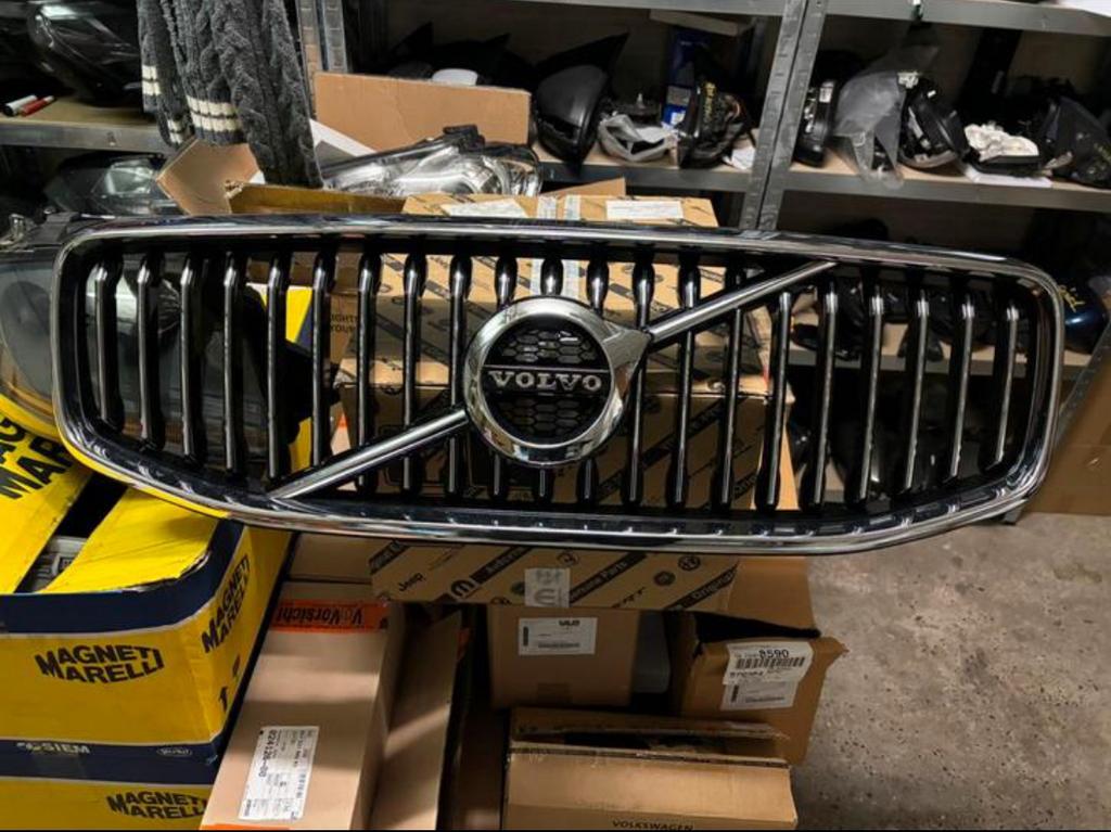 Calandre VOLVO XC60 Il année 2017-24 bon état originale BXL, Ophalen of Verzenden, Volvo