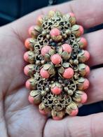 Tsjechische broche in glazen kralen van vermeil en koraal, j, Ophalen of Verzenden