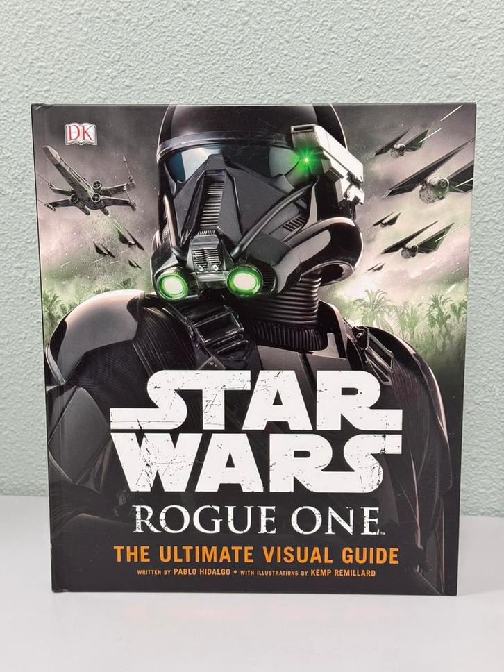 Star Wars Rogue One The Ultimate Visual Guide Hardcover boek, Verzamelen, Star Wars, Zo goed als nieuw, Boek of Poster, Ophalen of Verzenden