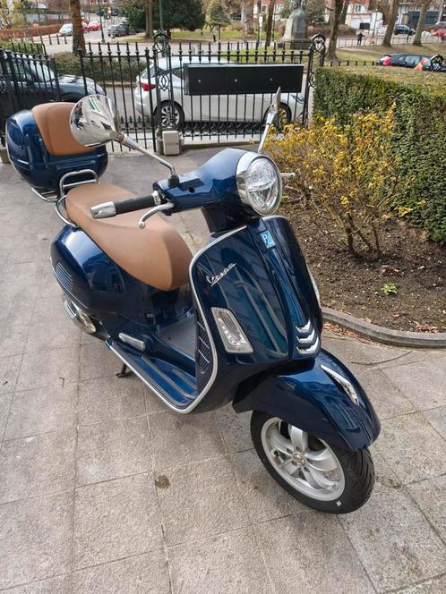VESPA GTS 300 06/2022,587km op de teller bijna nooit gereden, Fietsen en Brommers, Scooters | Vespa, Zo goed als nieuw, Ophalen of Verzenden