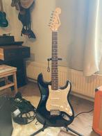 Elektrische gitaar (Fender Squier stratocaster) + Versterker, Muziek en Instrumenten, Ophalen, Zo goed als nieuw, Fender