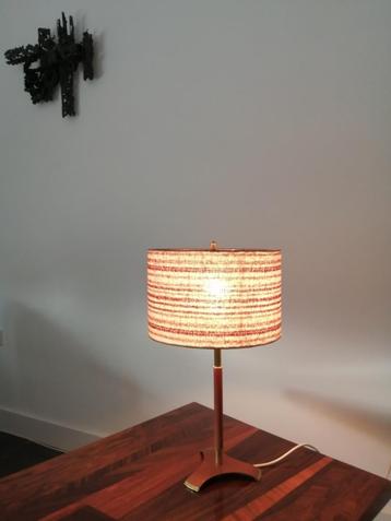 Prachtige tripod tafellamp, teak retro jaren 60 lamp beschikbaar voor biedingen