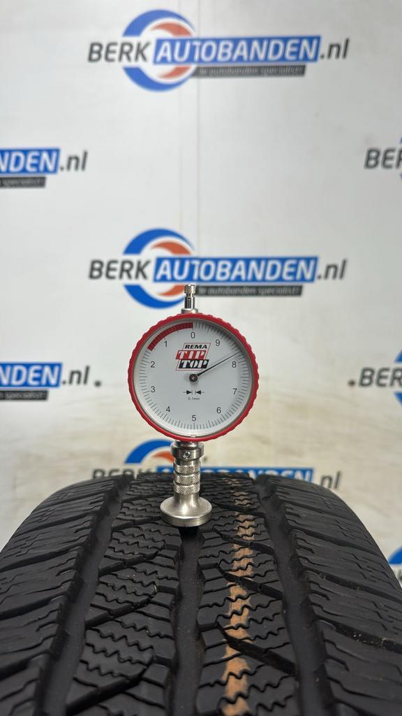 2x Continental Vancontact Winter 205/65 R16C 107/105T 205/65, Auto-onderdelen, Banden en Velgen, Band(en), Winterbanden, 16 inch