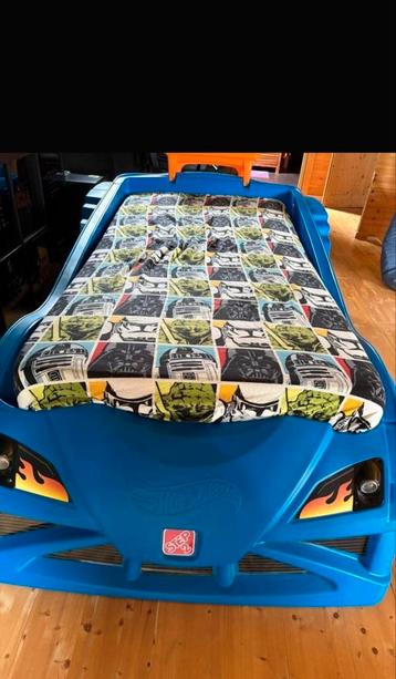 Lit Hotwheels 1 pers avc matelas Le Roi d. M.(acheté 7mois) beschikbaar voor biedingen