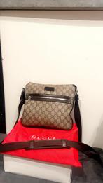 Sacoche gucci et casquette gucci taille L original, Bijoux, Sacs & Beauté, Sacs | Sacs à bandoulière, Enlèvement, Utilisé, Autres marques