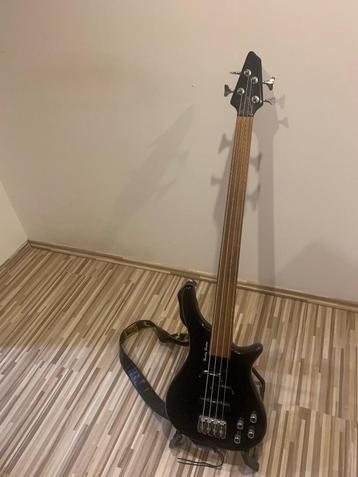 E Bass Harley Benton disponible aux enchères