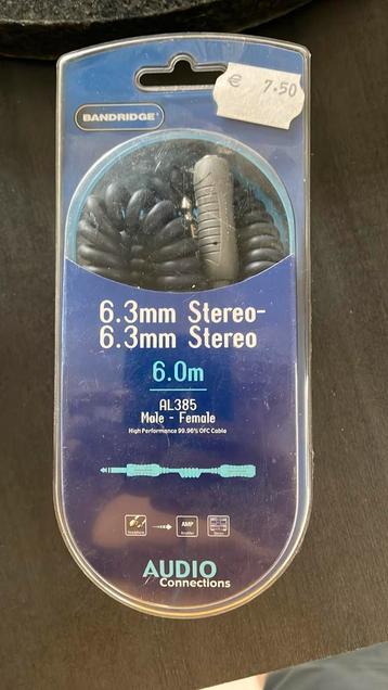 Stereo plug beschikbaar voor biedingen