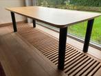 Tafel 140x65cm,  45cm hoog, Enlèvement