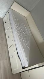 Ikea bed, Huis en Inrichting, Ophalen, Zo goed als nieuw