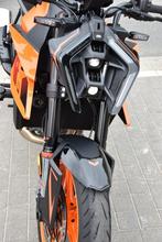 KTM - DUKE 990 - 2025, Motoren, Motoren | KTM, 2 cilinders, Bedrijf, Meer dan 35 kW, 947 cc
