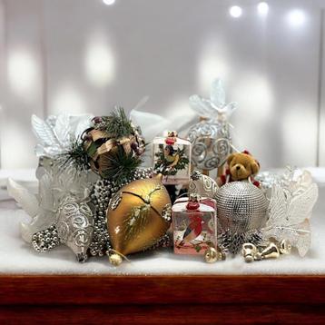 Lot de décorations de Noël vintage disponible aux enchères