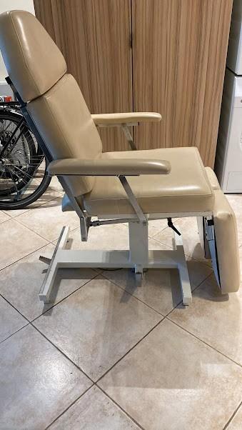 chaise de soin, pédicure/soin du visage/massage, etc., Maison & Meubles, Chaises, Utilisé, Une, Cuir, Métal, Blanc, Enlèvement