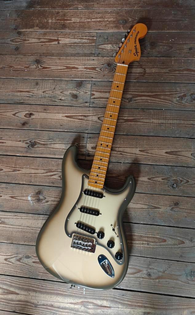 Squier Classic Vibe Stratocaster Antigua, Muziek en Instrumenten, Snaarinstrumenten | Gitaren | Elektrisch, Zo goed als nieuw