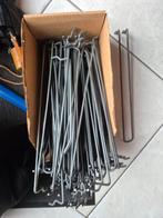 Winkelhaken voor aan een rek te hangen meerdere grotes, Ophalen