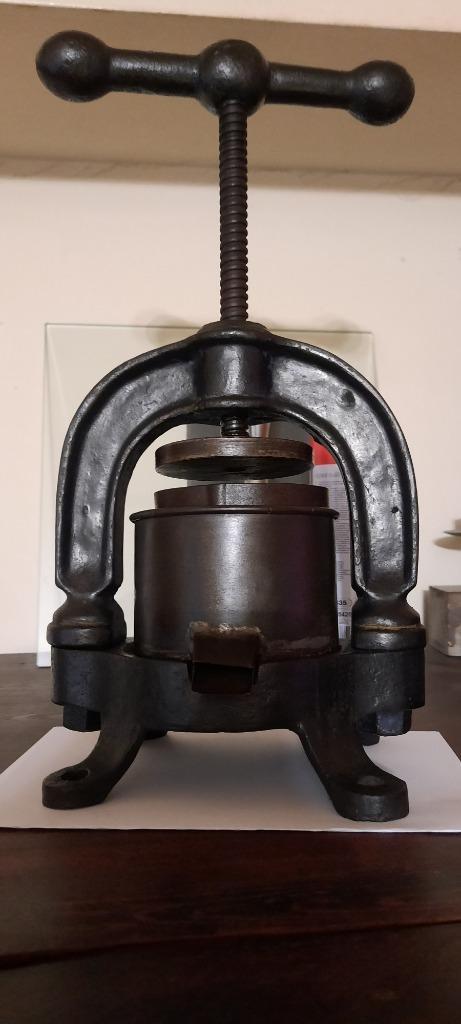 Superbe presse-agrume ancien en fonte, Antiek en Kunst, Antiek | Brons en Koper, Ophalen