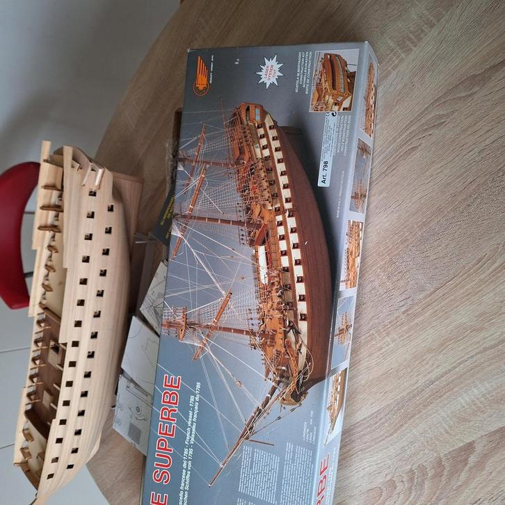 Le Superbe bouwdoos van Mantua, Hobby en Vrije tijd, Modelbouw | Boten en Schepen, Zo goed als nieuw, Ophalen