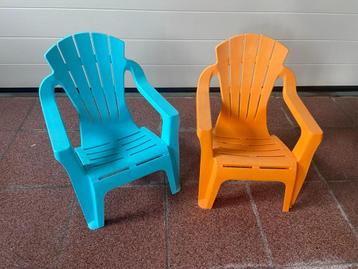 Twee kinderstoeltjes beschikbaar voor biedingen