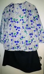 Mooie bloes + donkerblauwe effen rok - maat 54, Kleding | Dames, Blouses en Tunieken, Ophalen of Verzenden, Zo goed als nieuw