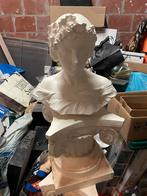 Buste van vrouw met zuil eronder, Enlèvement, Comme neuf