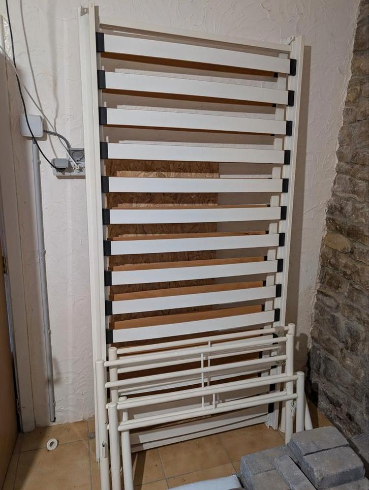 2 sommiers blancs métal / lattes bois, Maison & Meubles, Chambre à coucher | Matelas & Sommiers, Utilisé, Enlèvement