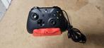 Xbox One draadloze controller zwart + kabel met stand, Ophalen, Zo goed als nieuw, Xbox One, Controller