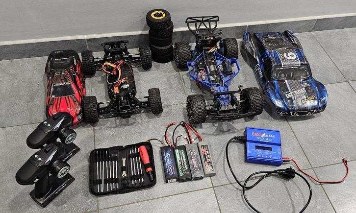 Traxxas Slash en Absima AT3.4 pakket, Hobby en Vrije tijd, Modelbouw | Radiografisch | Auto's, Zo goed als nieuw, Auto offroad