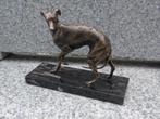 statue d un chien lévrier en fonte pat bronze , nouveau !, Jardin & Terrasse, Animal, Enlèvement ou Envoi, Métal, Neuf