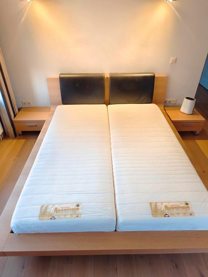 Hülsta Tamis bed met nachtkastjes, Huis en Inrichting, Slaapkamer | Complete slaapkamers, Zo goed als nieuw, Ophalen