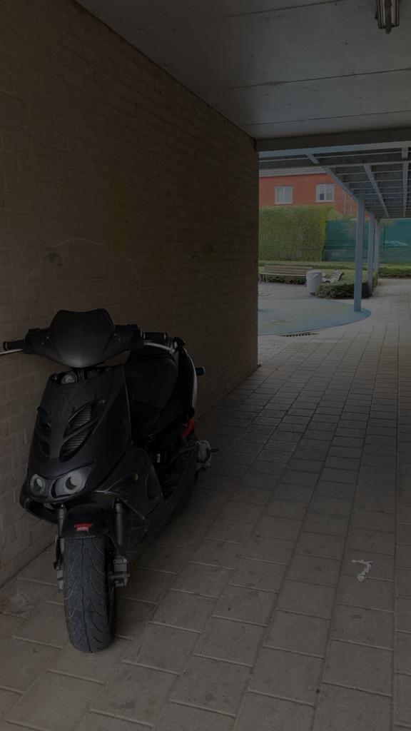 aprillia sr50, Fietsen en Brommers, Scooters | Piaggio, Zo goed als nieuw, Ophalen