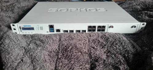 Goed werkende en nette sophos xgs 3300, Computers en Software, Routers en Modems, Zo goed als nieuw, Router met modem, Ophalen of Verzenden