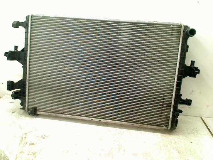RADIATEUR Volkswagen Transporter T5 (7E0121253A), Auto-onderdelen, Airco en Verwarming, Volkswagen, Gebruikt