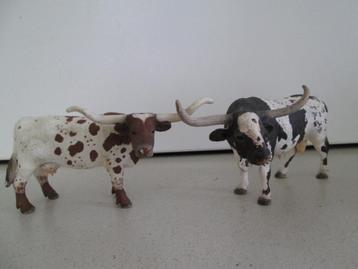 Schleich; 2 Lang hoorn runderen 1 stier en 1 koe beschikbaar voor biedingen