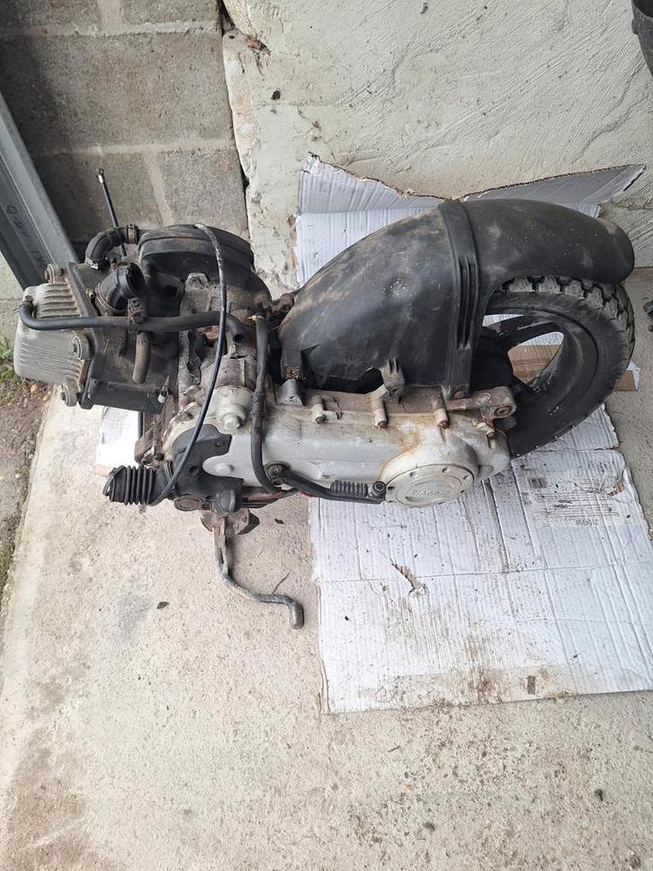 Diverse motorblokken 50cc scooter in too staat 100% draaiend, Fietsen en Brommers, Brommeronderdelen | Algemeen, Ophalen of Verzenden