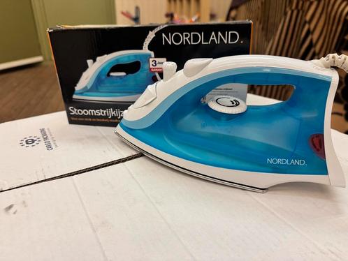 Nieuw. Strijkijzer Nordland, Elektronische apparatuur, Strijkijzers en Strijkplanken, Nieuw, Strijkijzer met snoer, Ophalen of Verzenden