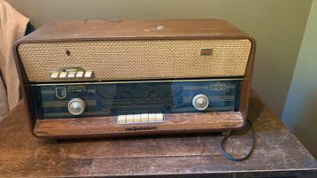 Vintage radio, heel  oud beschikbaar voor biedingen